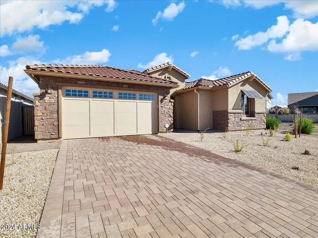 $2,900 | 5863 North 86th Lane, Glendale, AZ 85305