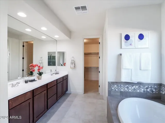 $2,900 | 5863 North 86th Lane, Glendale, AZ 85305