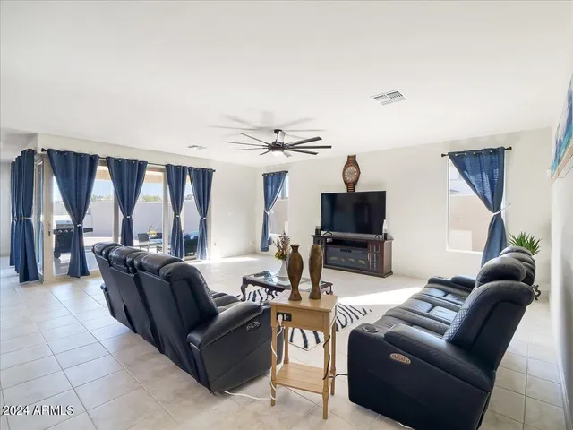 $2,900 | 5863 North 86th Lane, Glendale, AZ 85305