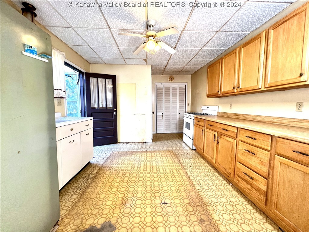 902 Rutledge Road Charleston, WV 25311 - Photo 9 of 42 Gallery Image 9