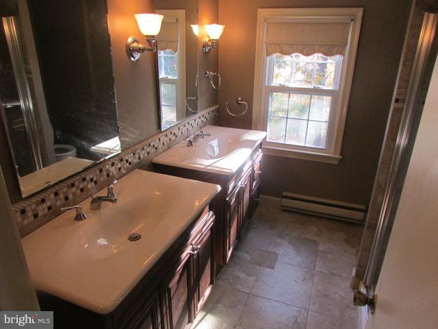 12210 Piscataway Road Clinton, MD 20735 - Photo 19 of 30 Bath