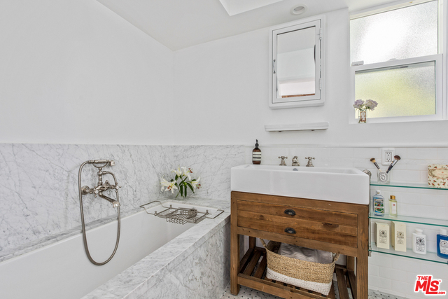 739 Superba Avenue Venice, CA 90291 - Photo 13 of 19