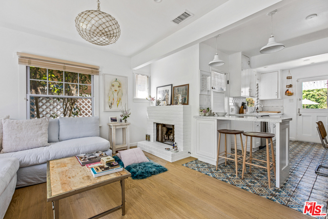 739 Superba Avenue Venice, CA 90291 - Photo 5 of 19