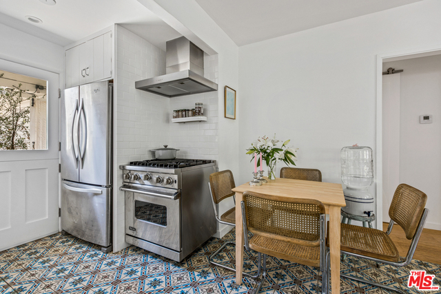 739 Superba Avenue Venice, CA 90291 - Photo 8 of 19