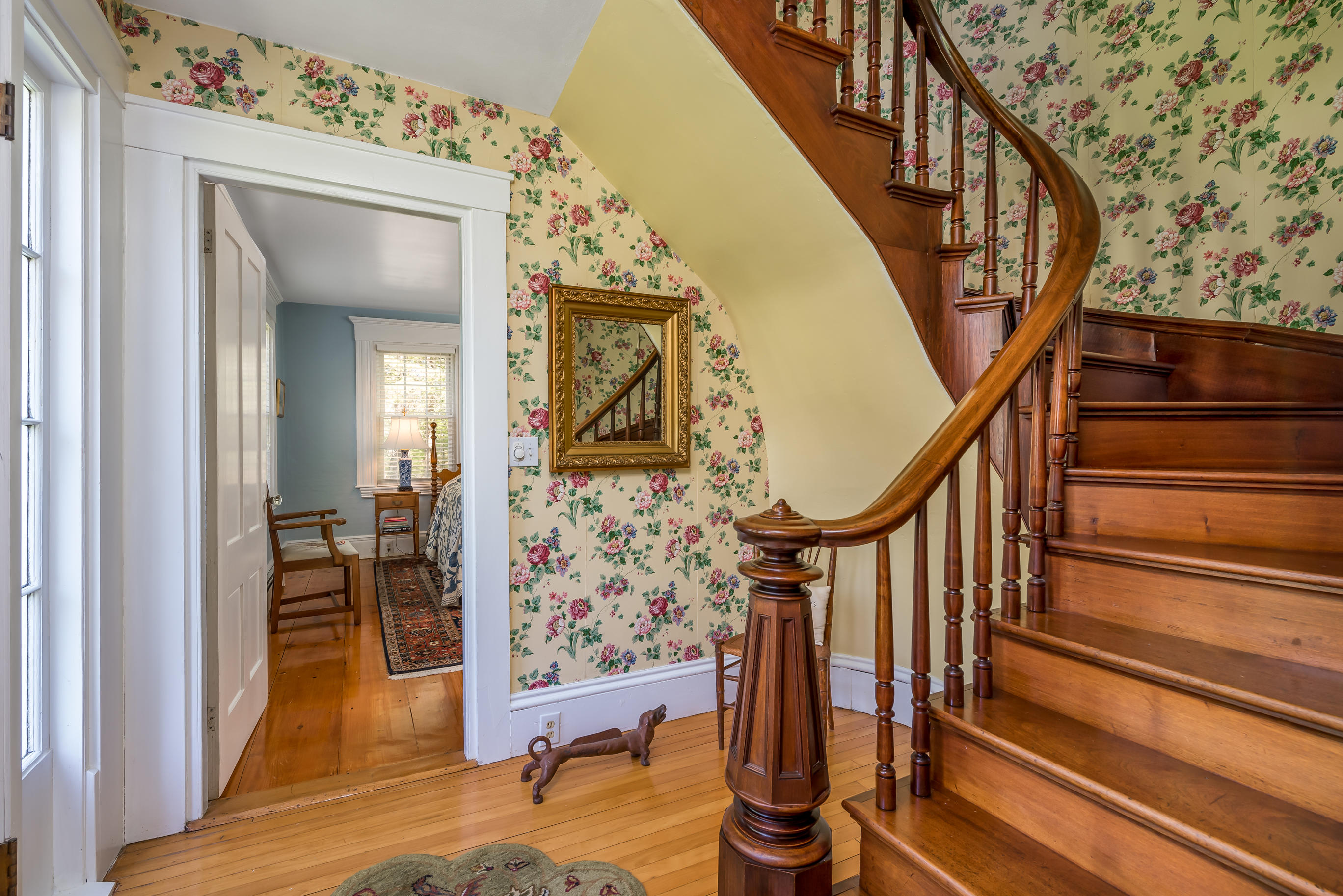21 River Road Cape Neddick, ME 03902 - Photo 21 of 39 Staircase