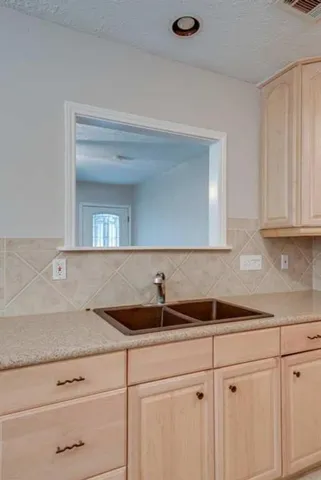 $3,100 | 2802 South 4th Street, Austin, TX 78704