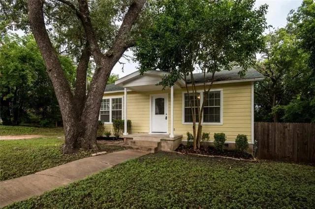 $3,200 | 2802 South 4th Street, Austin, TX 78704