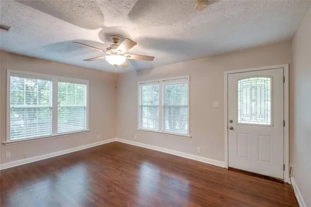 $3,200 | 2802 South 4th Street, Austin, TX 78704