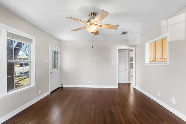 $3,100 | 2802 South 4th Street, Austin, TX 78704