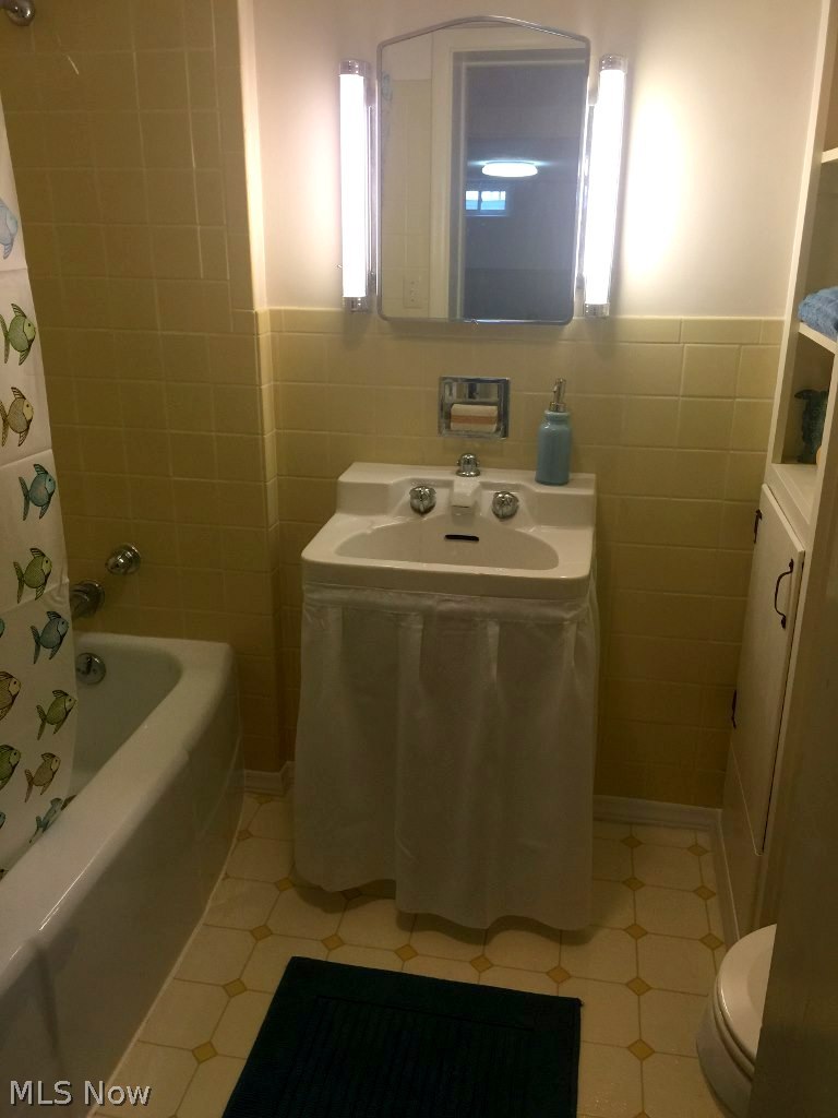 3134 Orchard Road Silver Lake, OH 44224 - Photo 21 of 24 Lower level full bath.