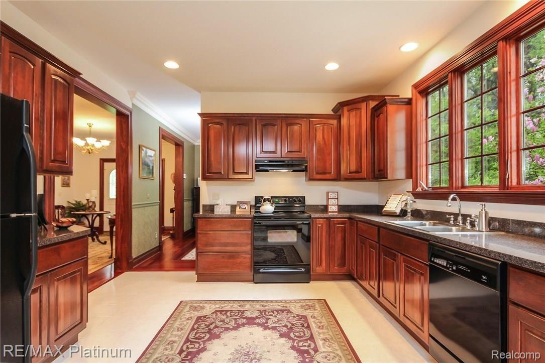 6945 Gawley Road Pinckney, MI 48169 - Photo 19 of 76 This kitchen is HUGE with tons of storage