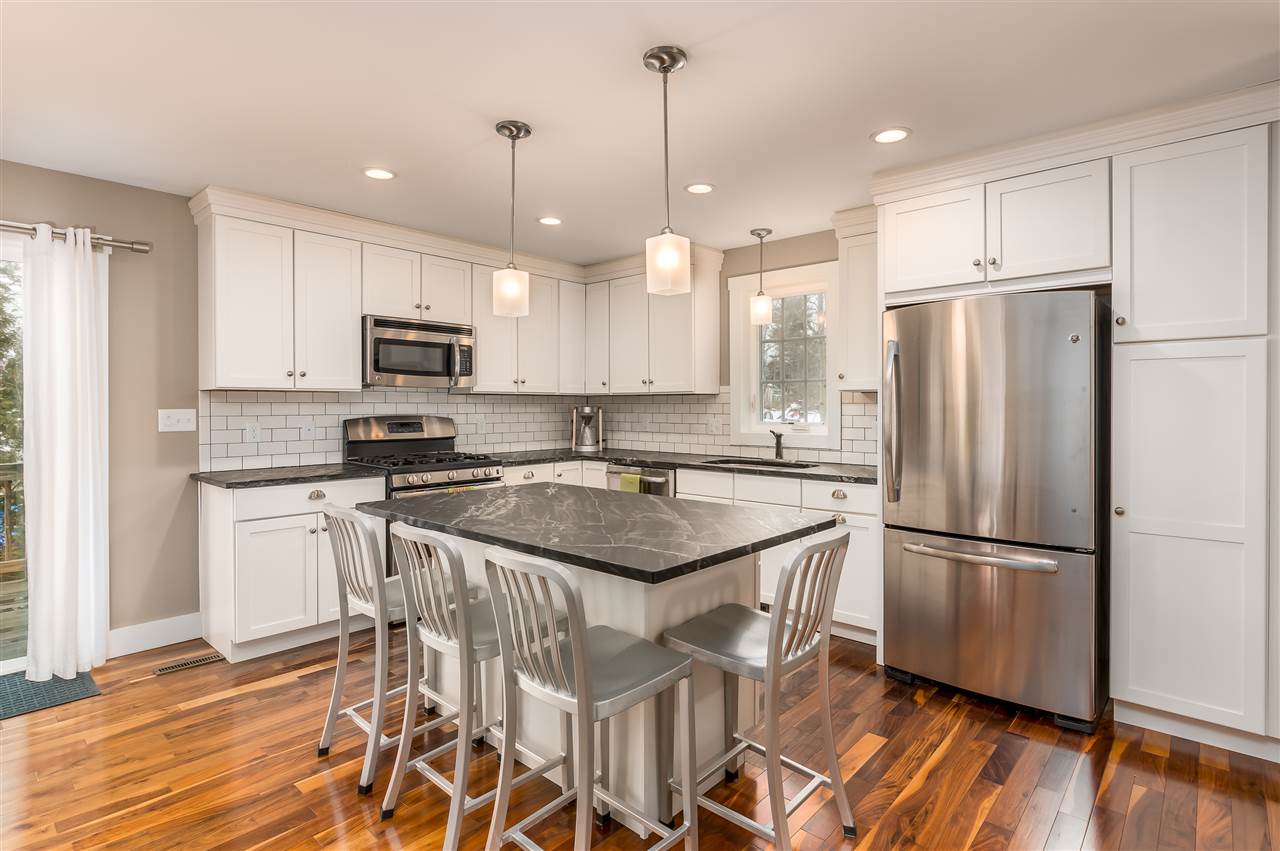 32 Philbrick Road Kittery, ME 03904 - Photo 3 of 33 Gallery Image 3