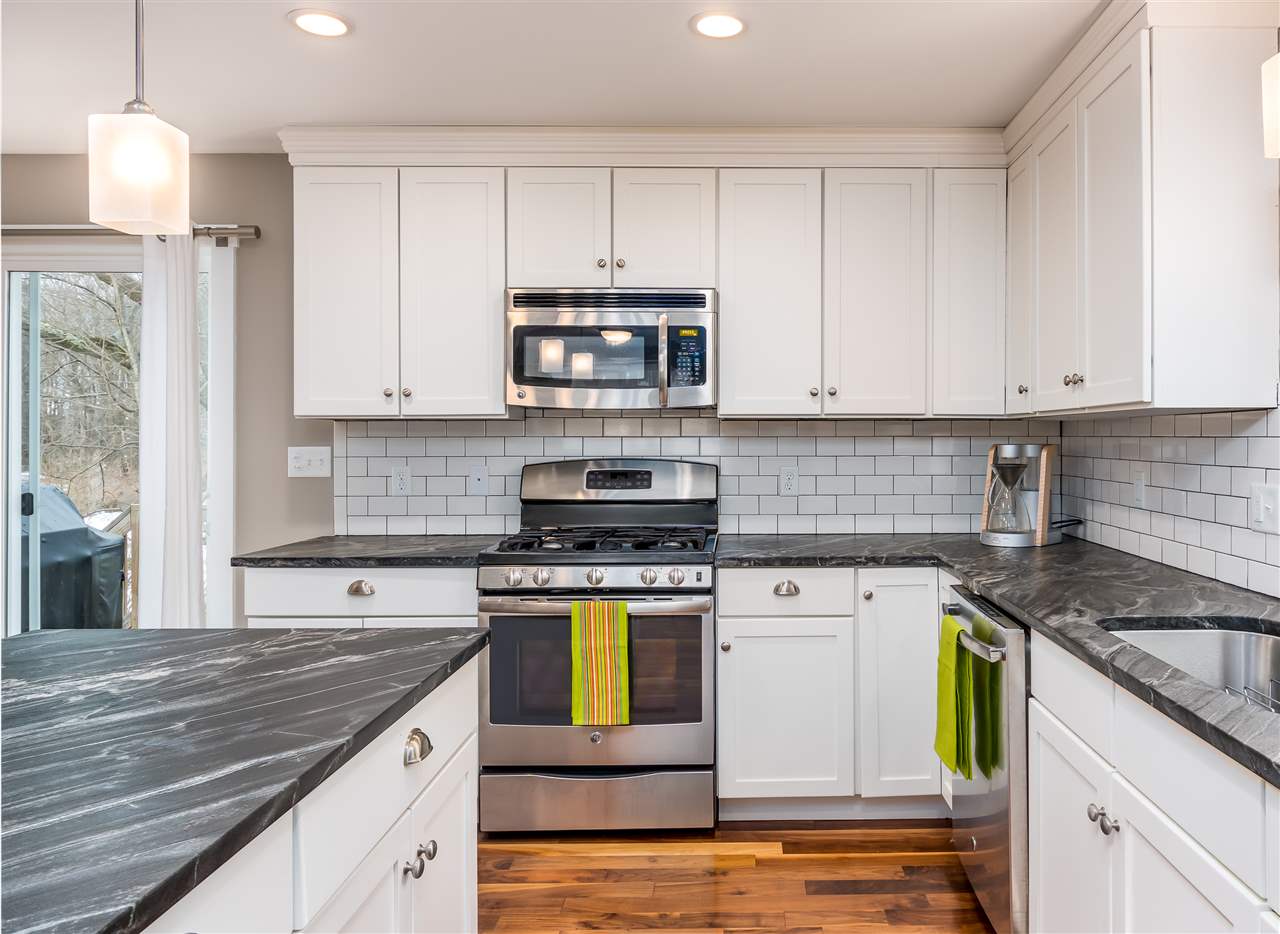 32 Philbrick Road Kittery, ME 03904 - Photo 8 of 33 Gallery Image 8