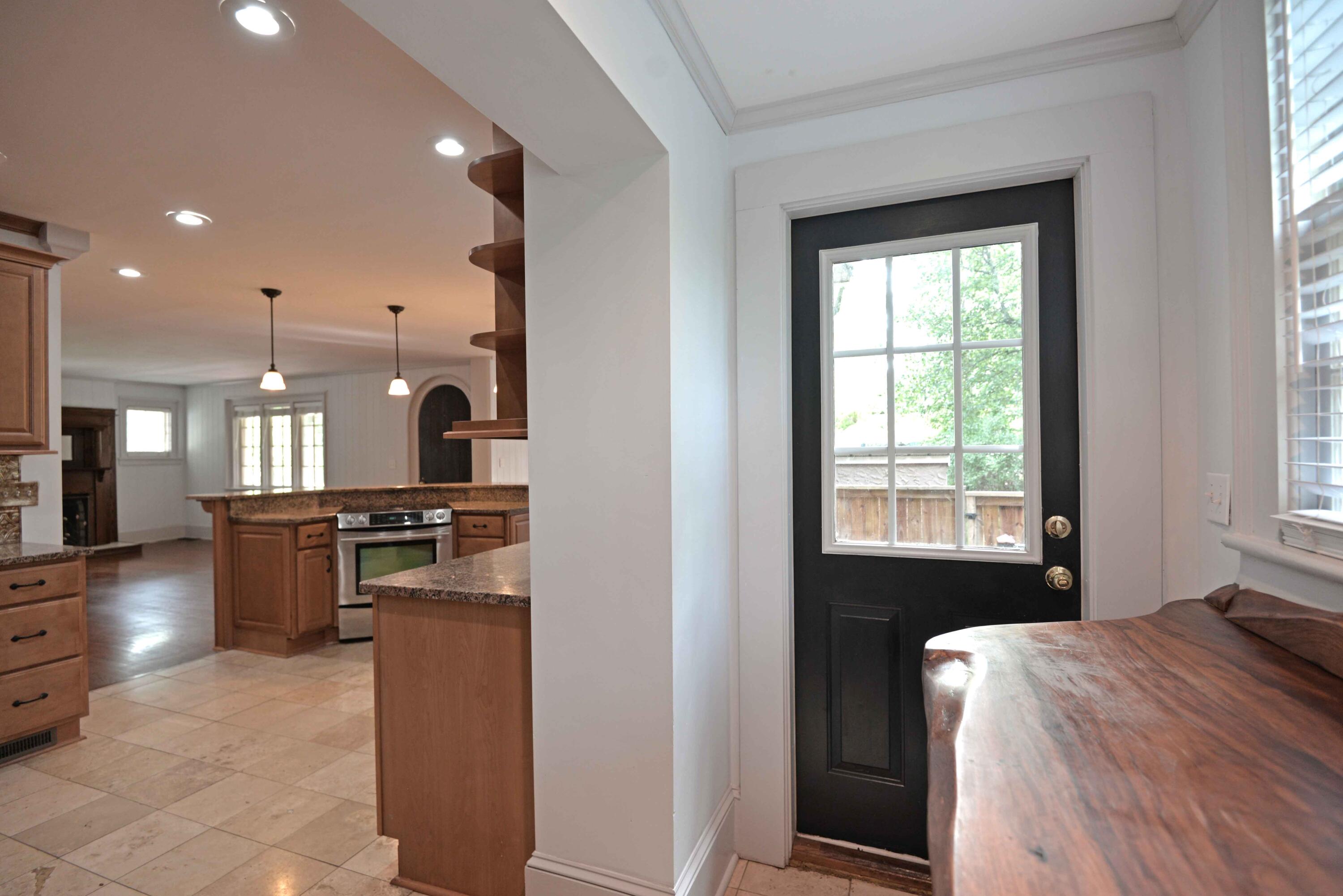 1269 Duane Road Chattanooga, TN 37405 - Photo 15 of 53 Butler's pantry to kitchen