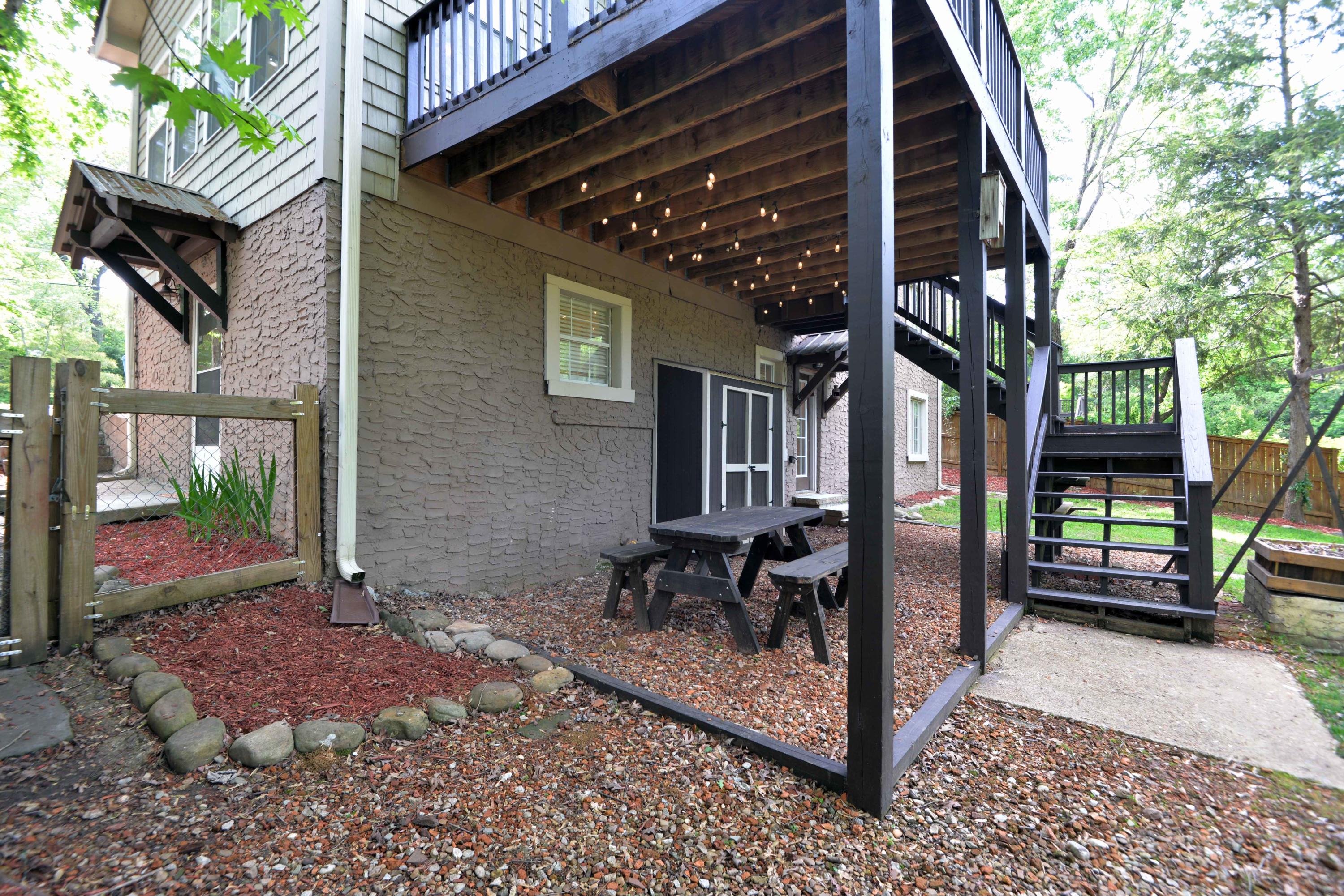 1269 Duane Road Chattanooga, TN 37405 - Photo 45 of 53 Picnic table area
