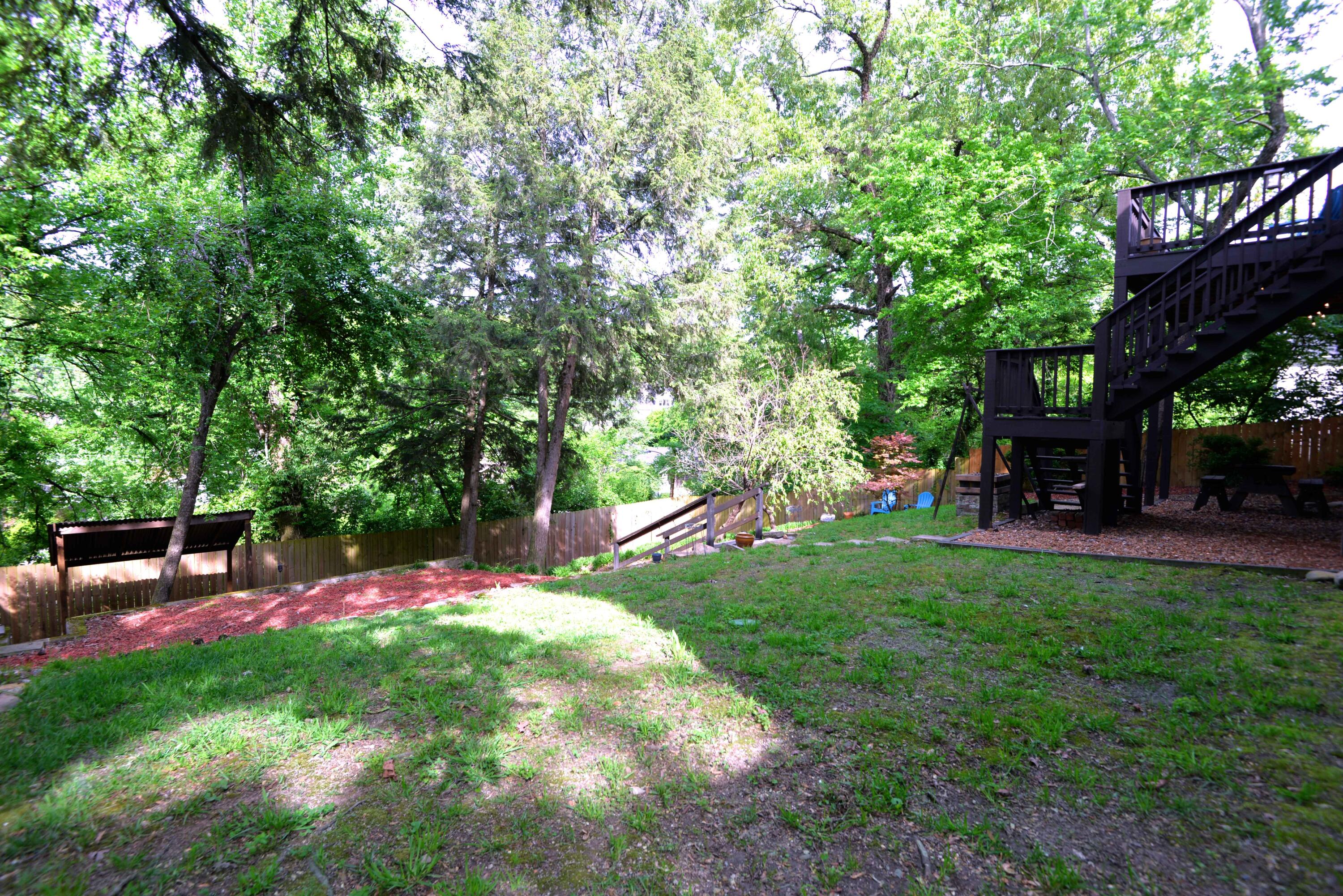 1269 Duane Road Chattanooga, TN 37405 - Photo 46 of 53 Back yard from left