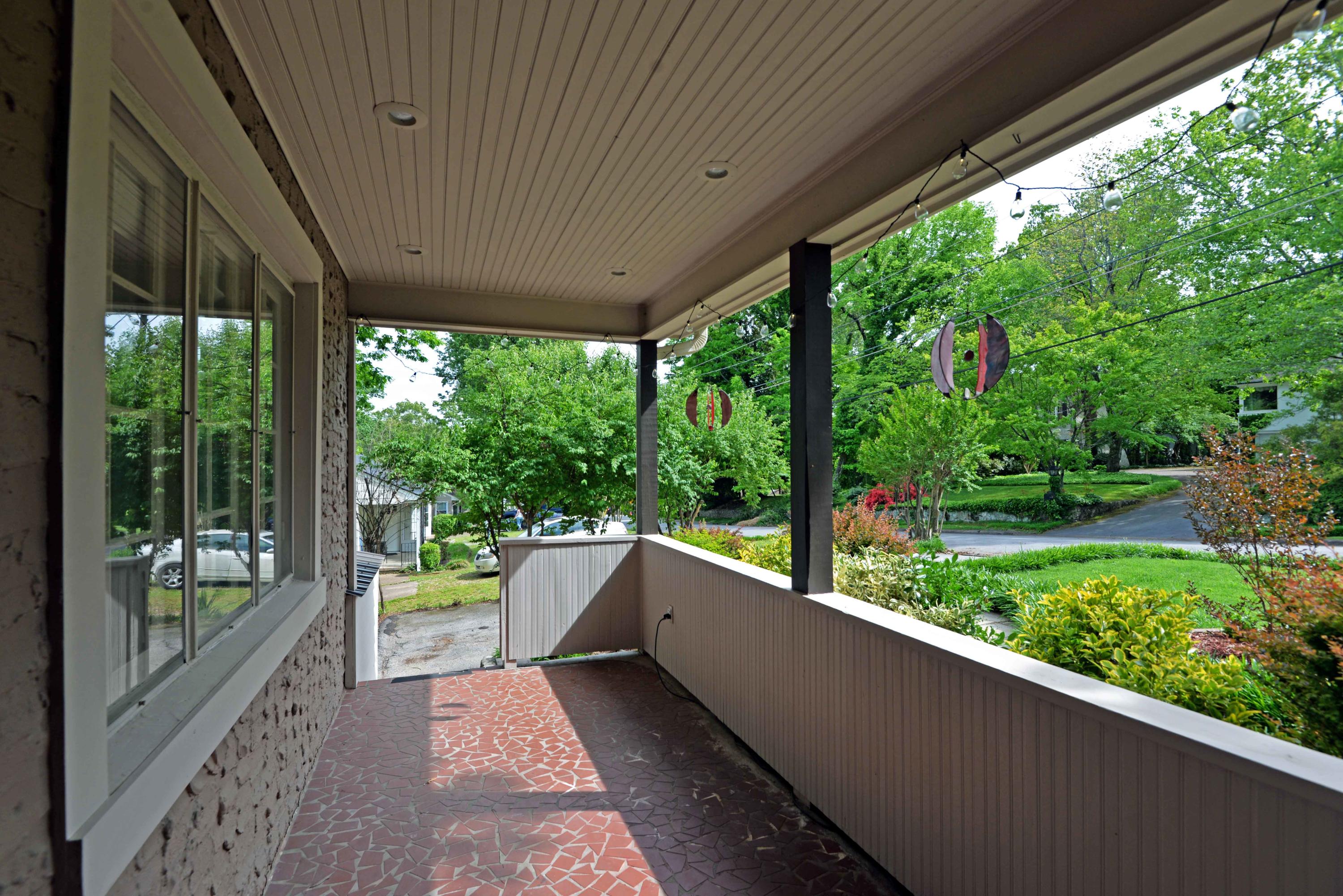 1269 Duane Road Chattanooga, TN 37405 - Photo 5 of 53 Covered front porch