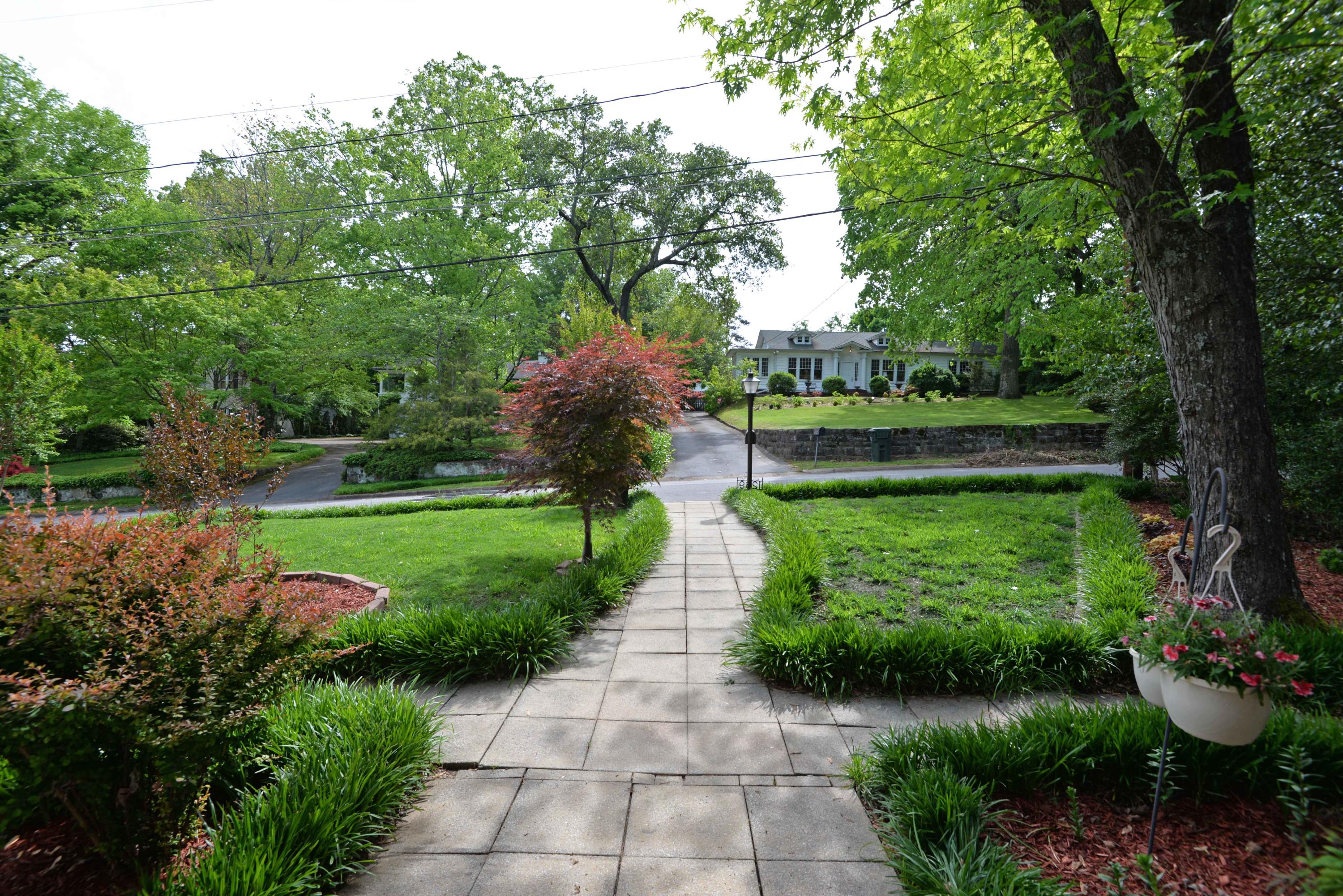 1269 Duane Road Chattanooga, TN 37405 - Photo 6 of 53 Front stoop view to street