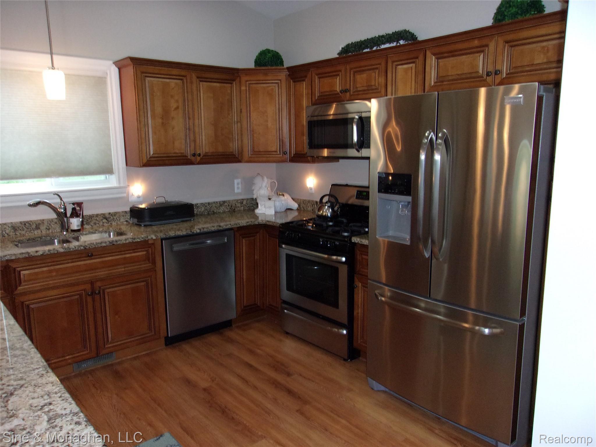 9563 Amy Road Algonac, MI 48001 - Photo 15 of 30 100_0472.JPG
