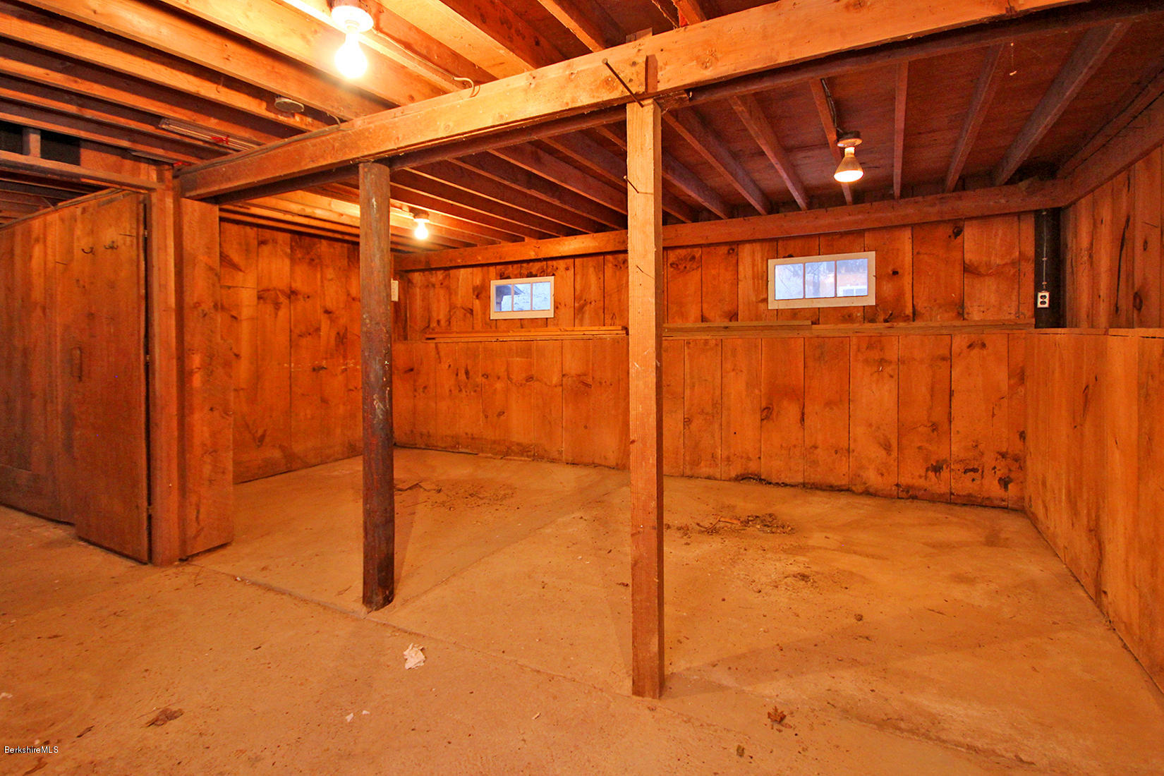 315 Canaan Road Sheffield, MA 01222 - Photo 32 of 40 a view of an empty room