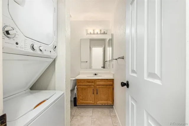 $1,900 | 3600 South Pierce Street, Unit 4105, Denver, CO 80235