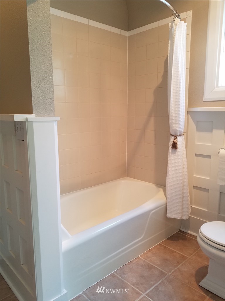 407 North Yakima Avenue Tacoma, WA 98403 - Photo 12 of 25