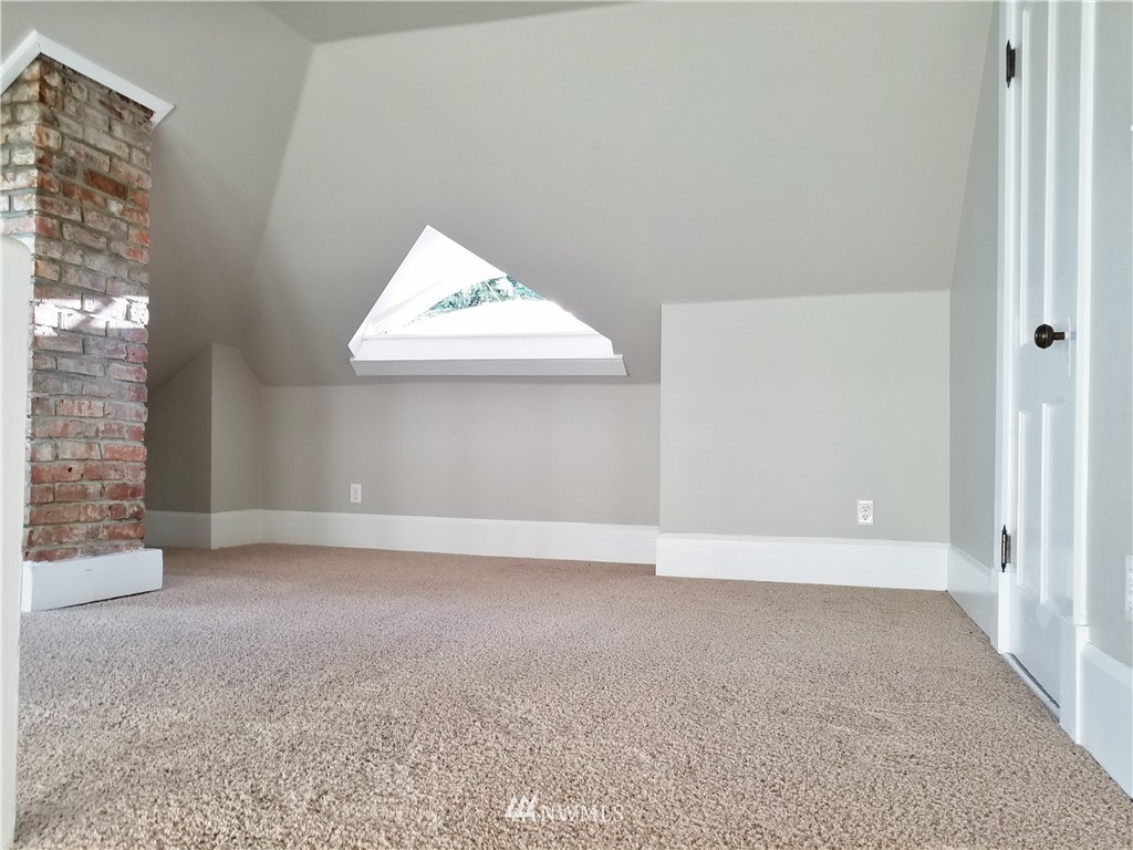 407 North Yakima Avenue Tacoma, WA 98403 - Photo 17 of 25