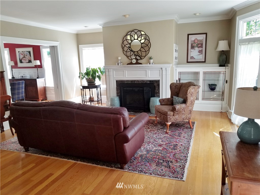 407 North Yakima Avenue Tacoma, WA 98403 - Photo 3 of 25