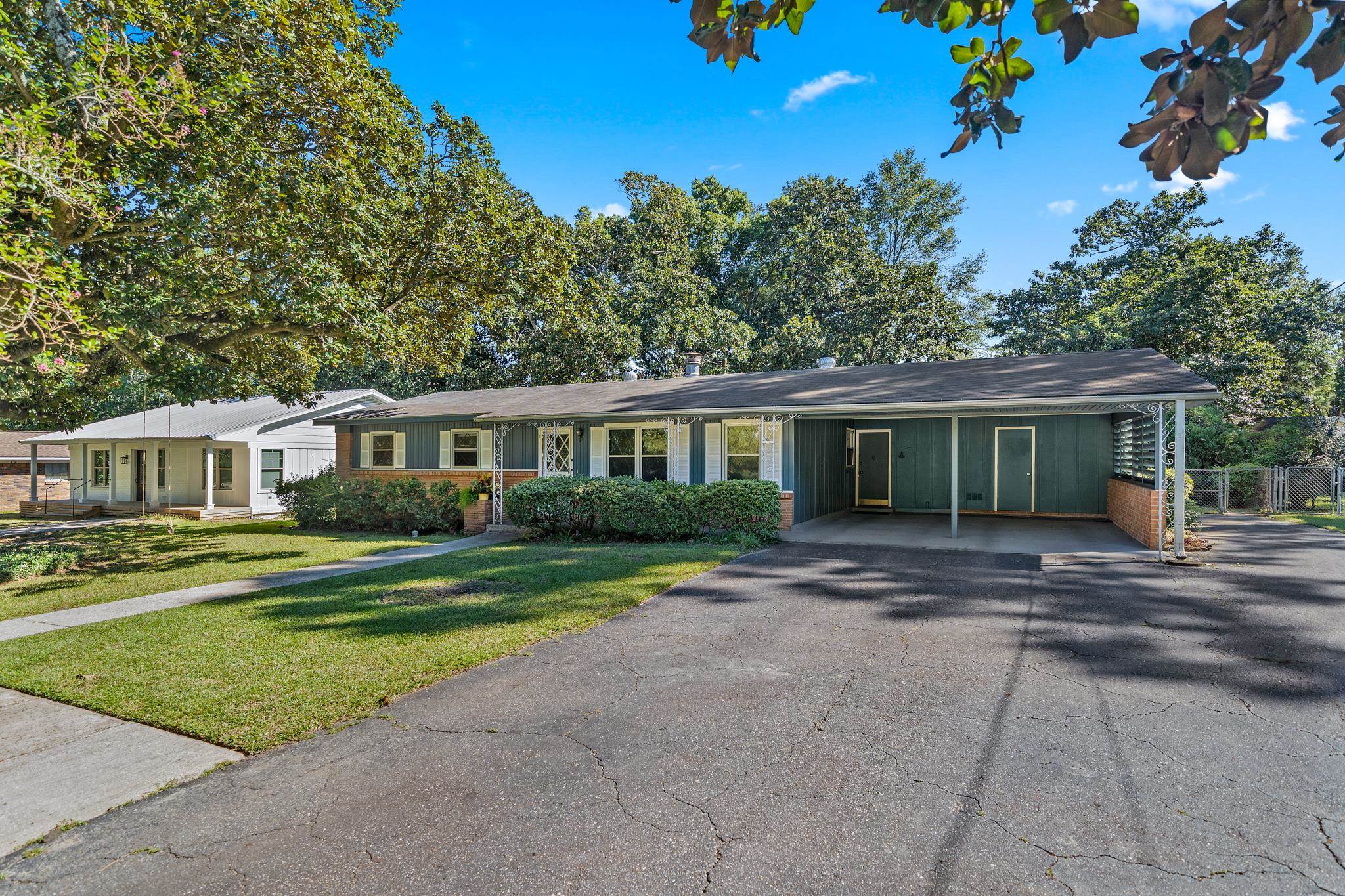 756 Michigan Avenue Fairhope, AL 36532 - Photo 6 of 26 Double carport