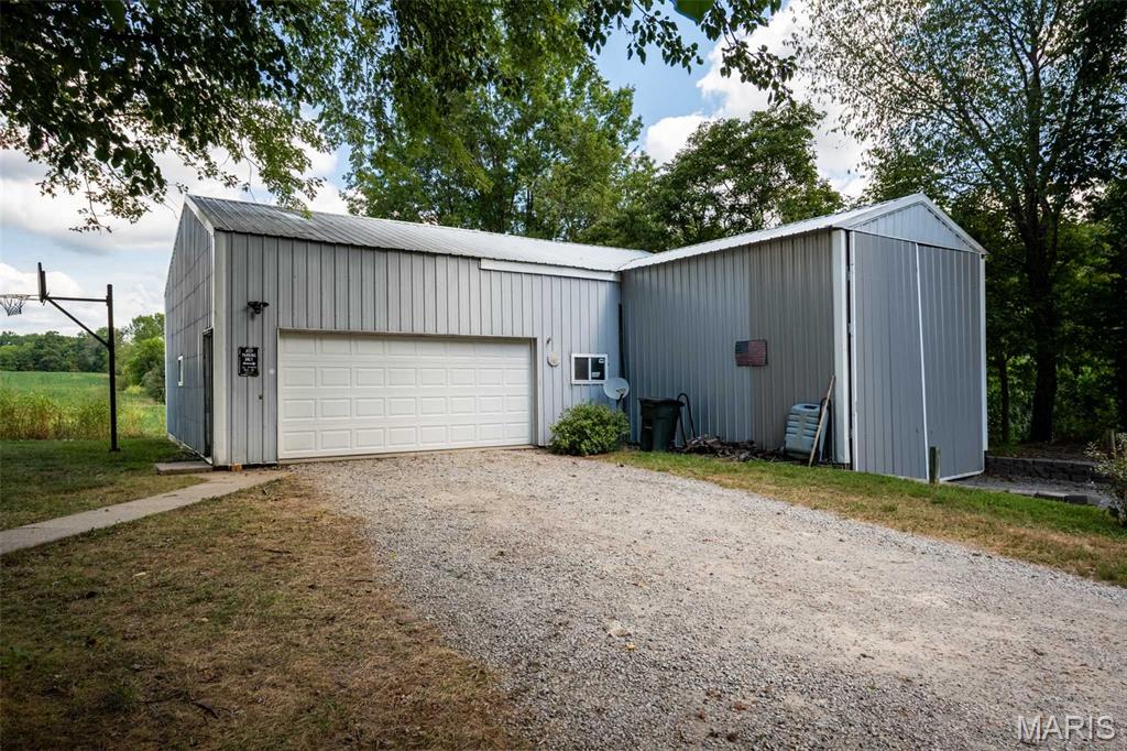 541 Dallas Road Murphysboro, IL 62966 - Photo 3 of 64