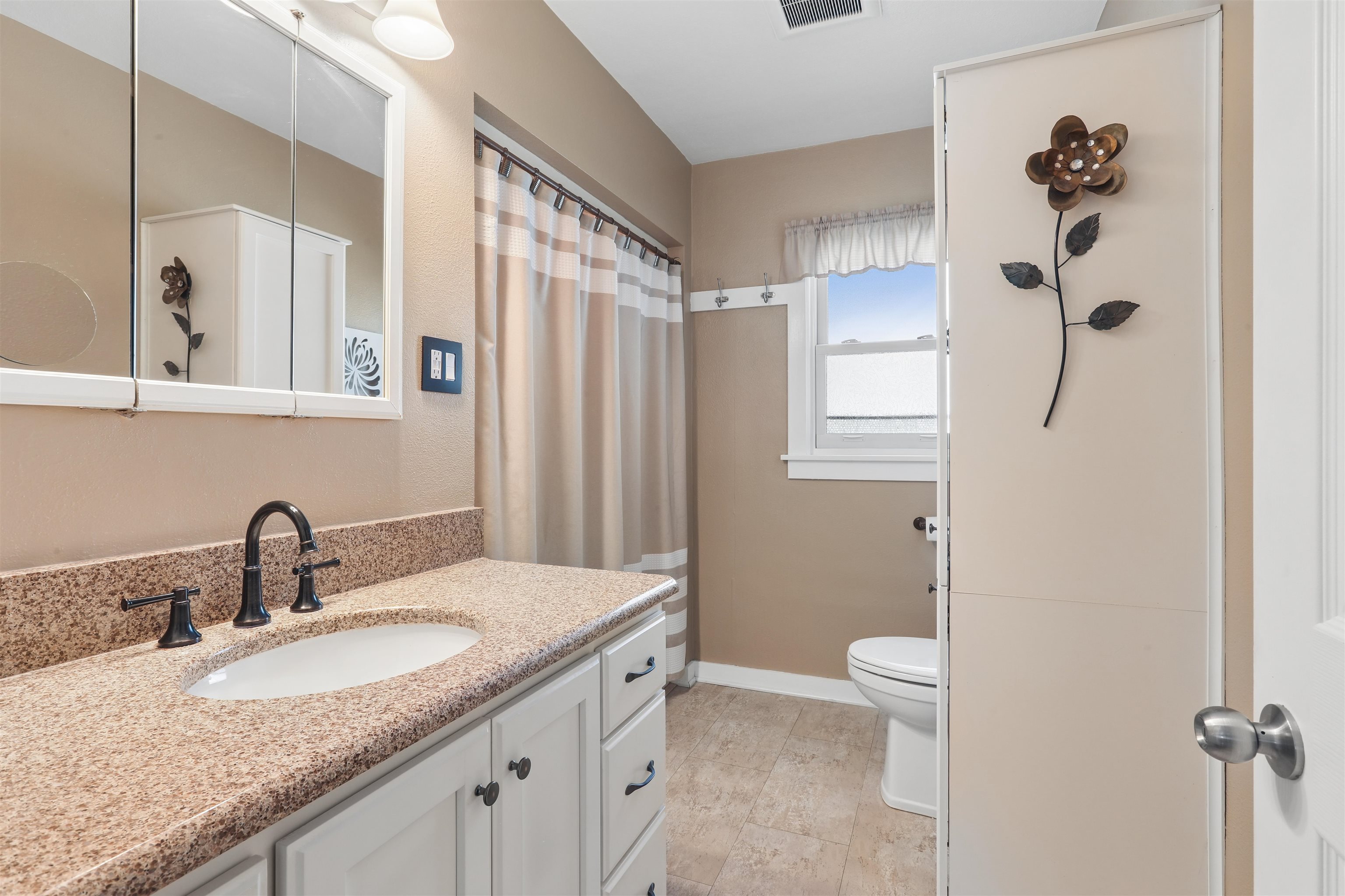 323 East Mission Road Green Bay, WI 54301 - Photo 14 of 20