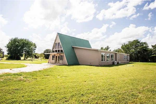 $359,000 | 124 Greenhill Circle, Nocona, TX 76255