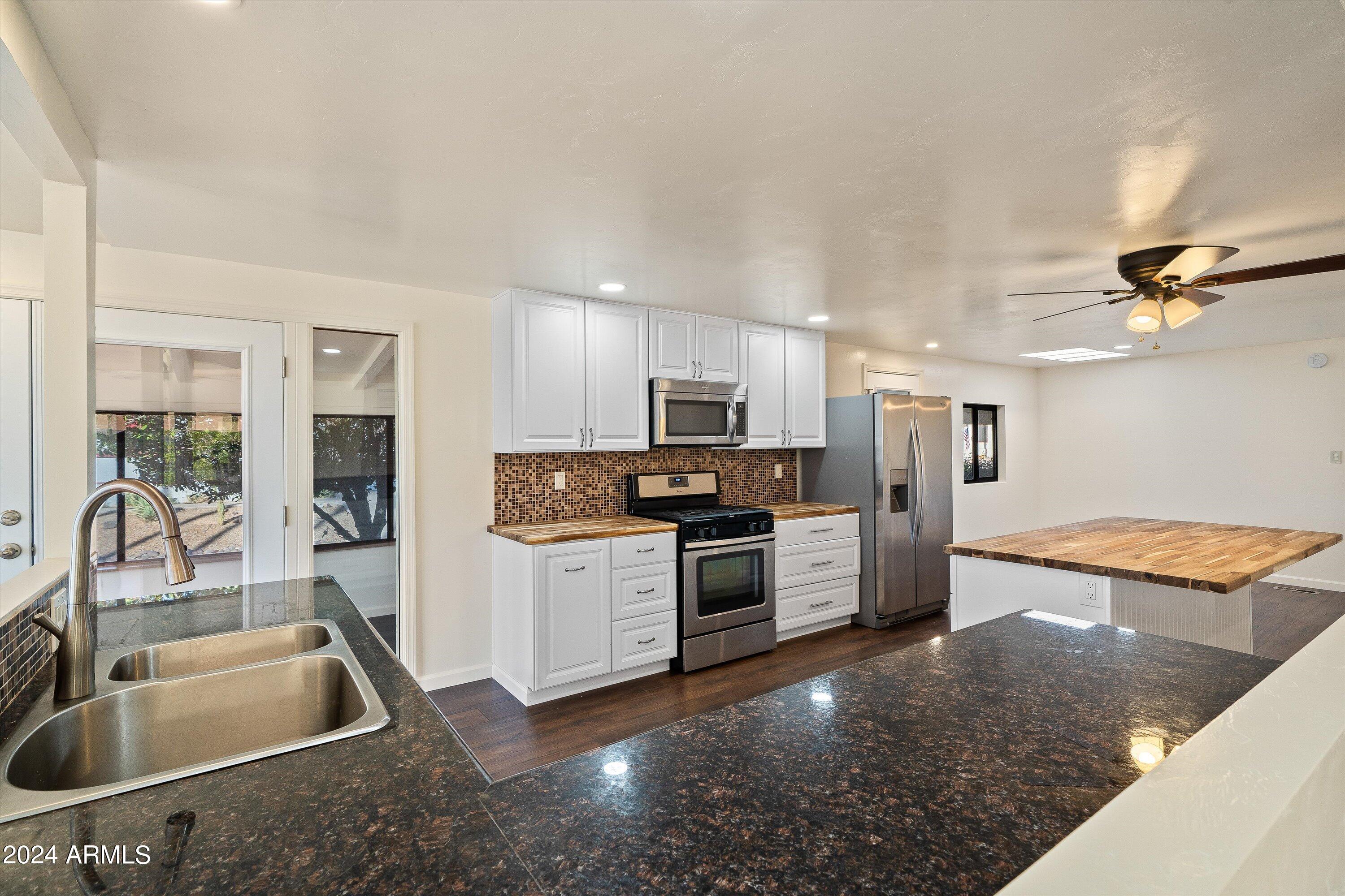 15301 North Oracle Road, Unit 41 Tucson, AZ 85739 - Photo 6 of 27 08-Kitchen