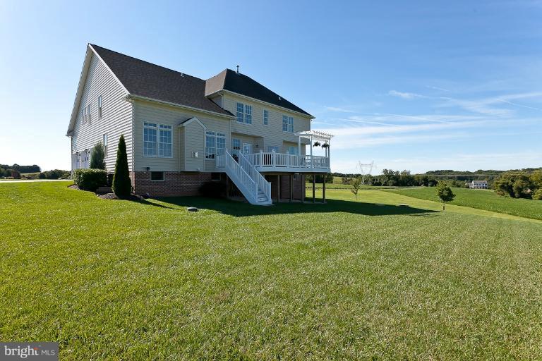 Exterior (Rear)