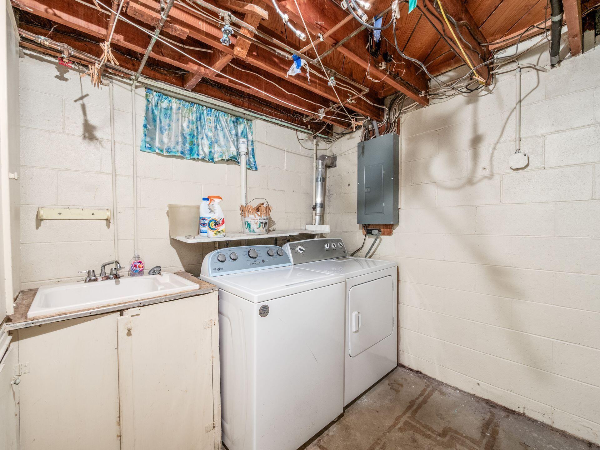 380 Topsfield Road Columbus, OH 43228 - Photo 36 of 42