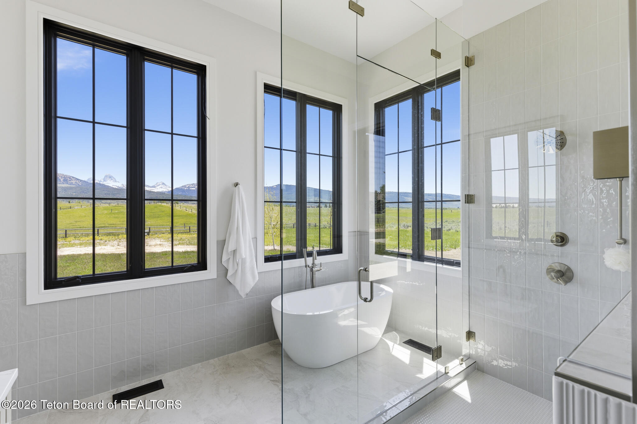 2331 Indian Ridge Road Tetonia, ID 83452 - Photo 40 of 81 Shower and Tub