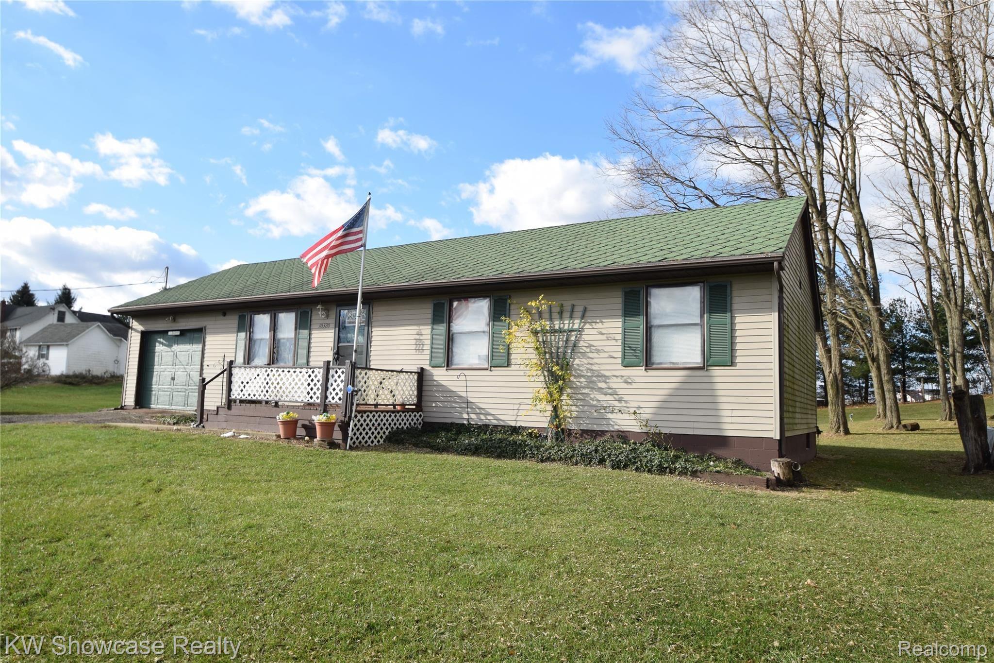10320 Judd Road Fowlerville, MI 48836 - Photo 3 of 30 DSC_0024.JPG