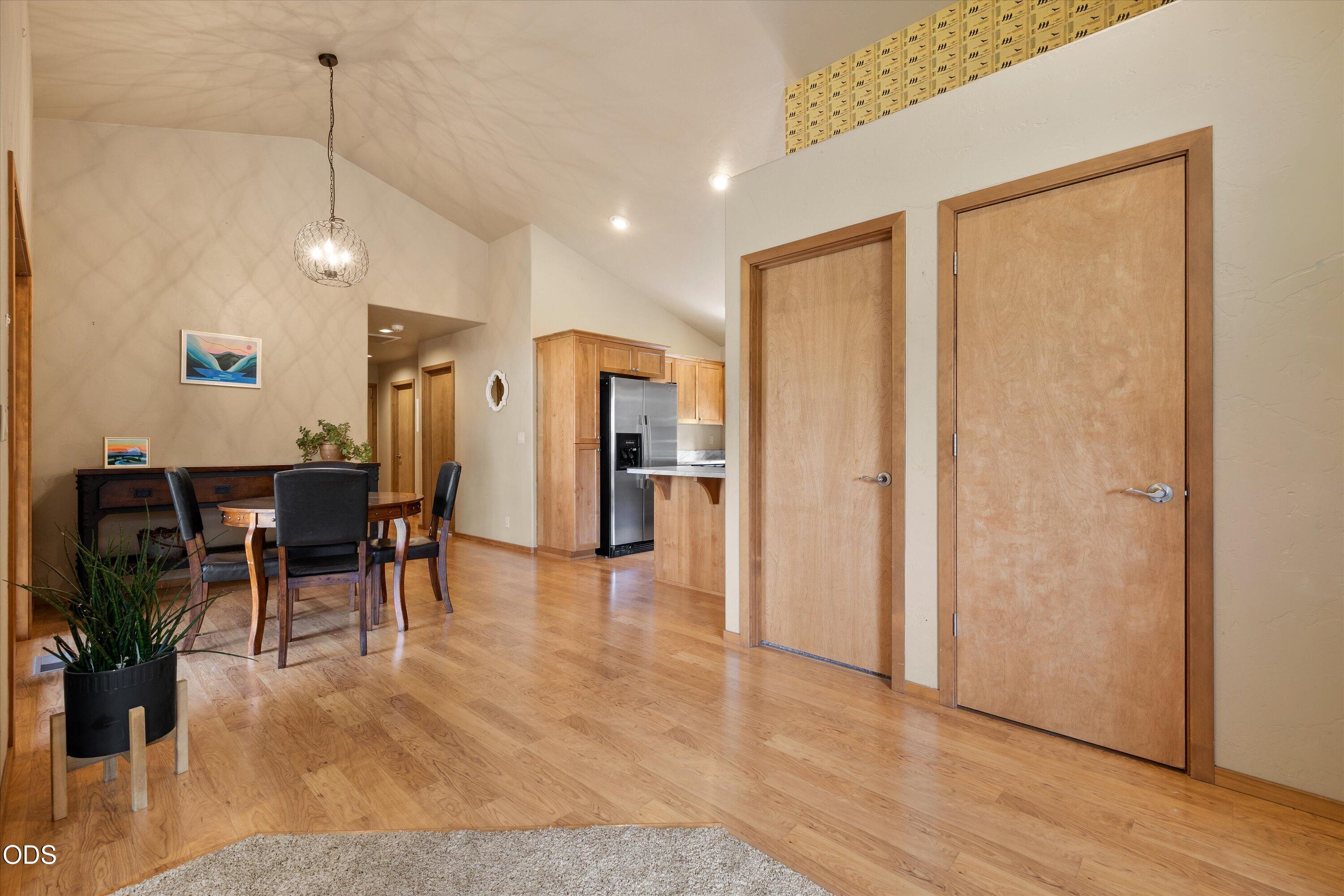 20358 Chase Road Bend, OR 97702 - Photo 8 of 32