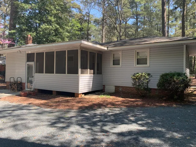 $2,000 | 480 South May Street, Southern Pines, NC 28387