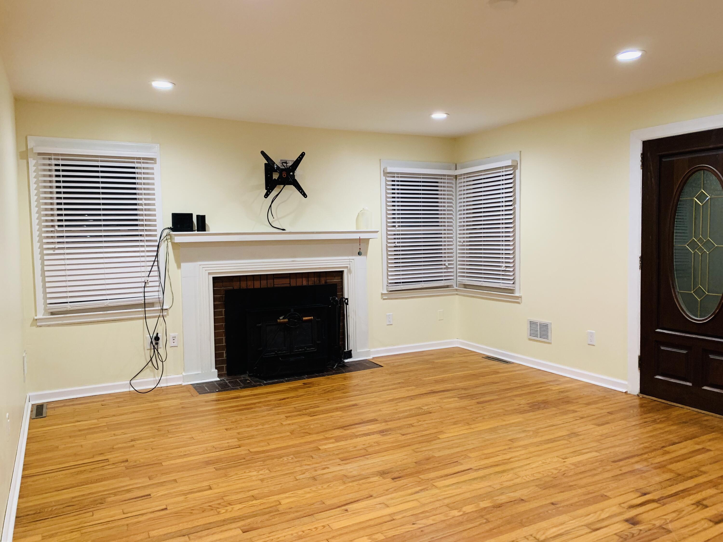 480 South May Street Southern Pines, NC 28387 - Photo 2 of 12 Living Room