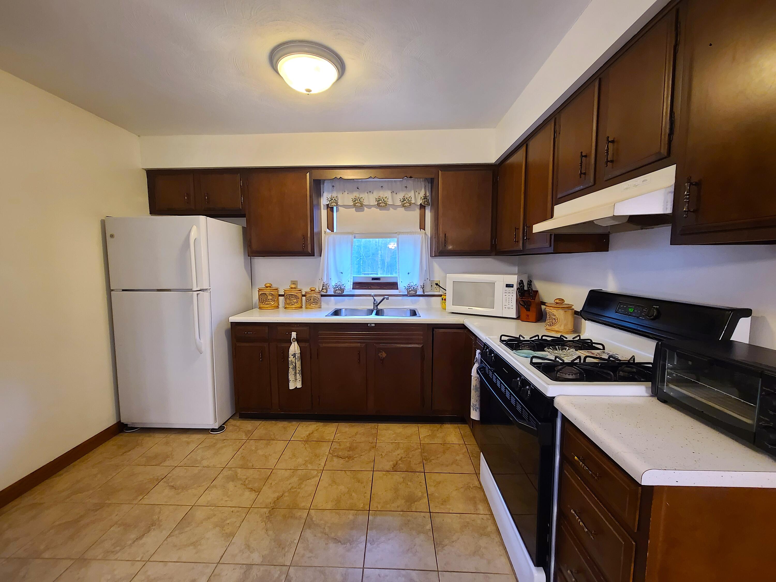 41 Back Searsport Road Searsport, ME 04974 - Photo 10 of 25 20220413_163230