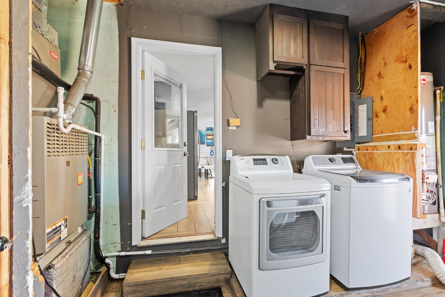 2409 Rio Oso Road Rio Oso, CA 95674 - Photo 19 of 67 a utility room with dryer and washer