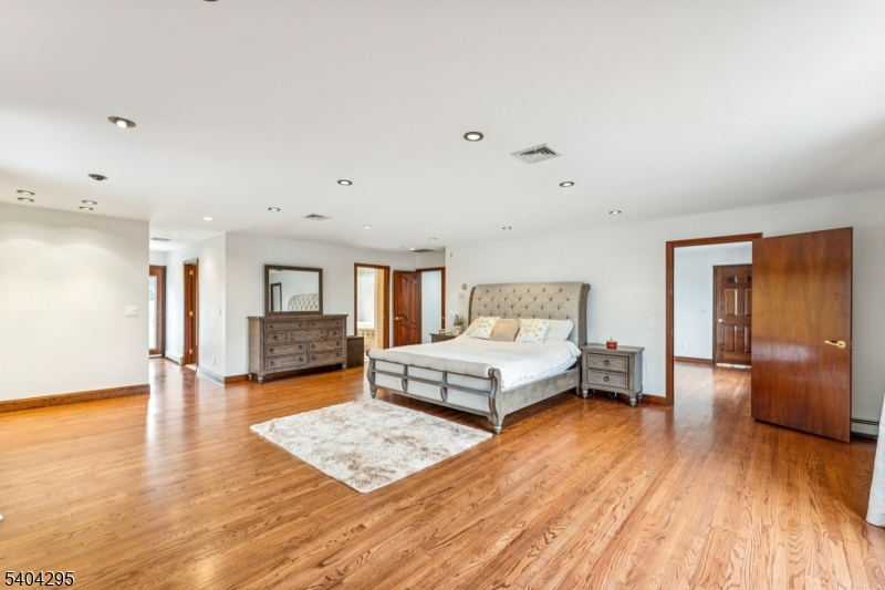 662 Foothill Road Bridgewater, NJ 08807 - Photo 20 of 46