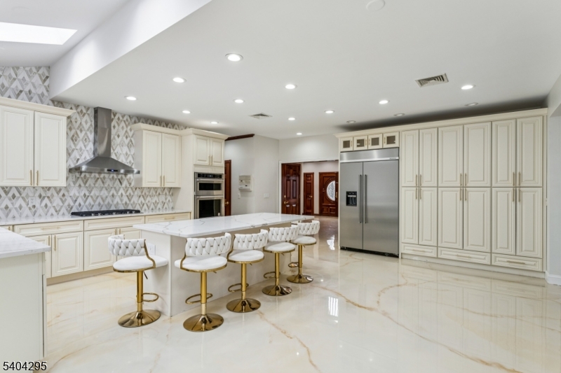 662 Foothill Road Bridgewater, NJ 08807 - Photo 6 of 46