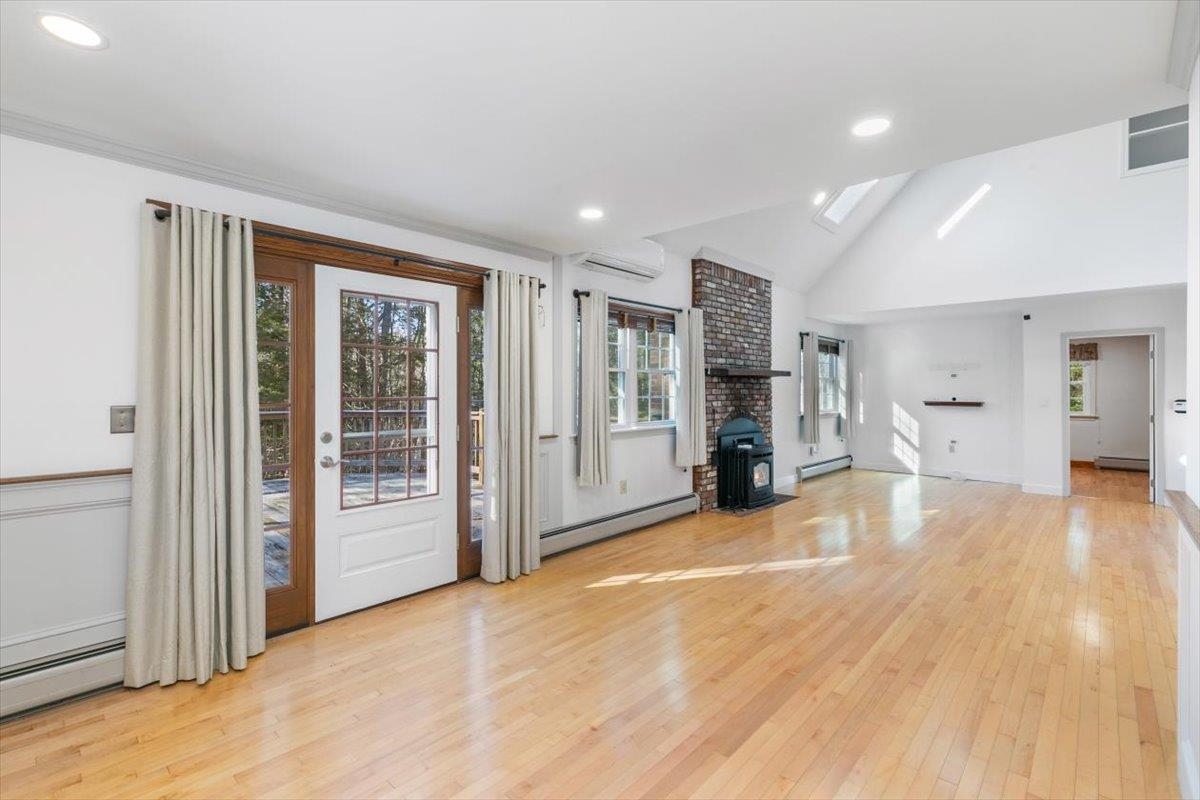 24 Oak Ridge Road Sandown, NH 03873 - Photo 11 of 45