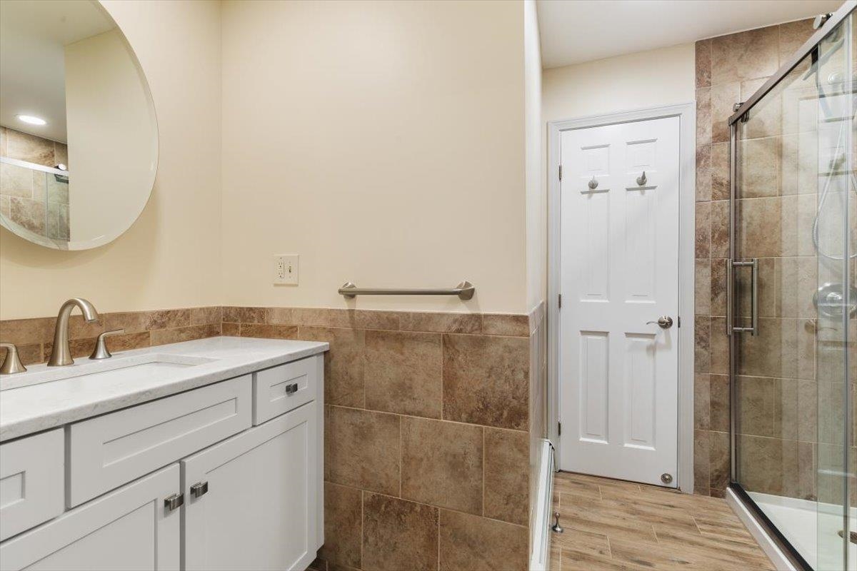 24 Oak Ridge Road Sandown, NH 03873 - Photo 17 of 45