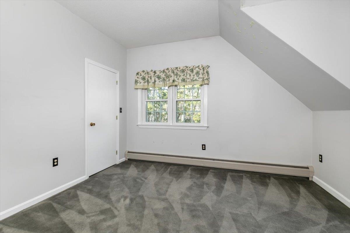 24 Oak Ridge Road Sandown, NH 03873 - Photo 23 of 45