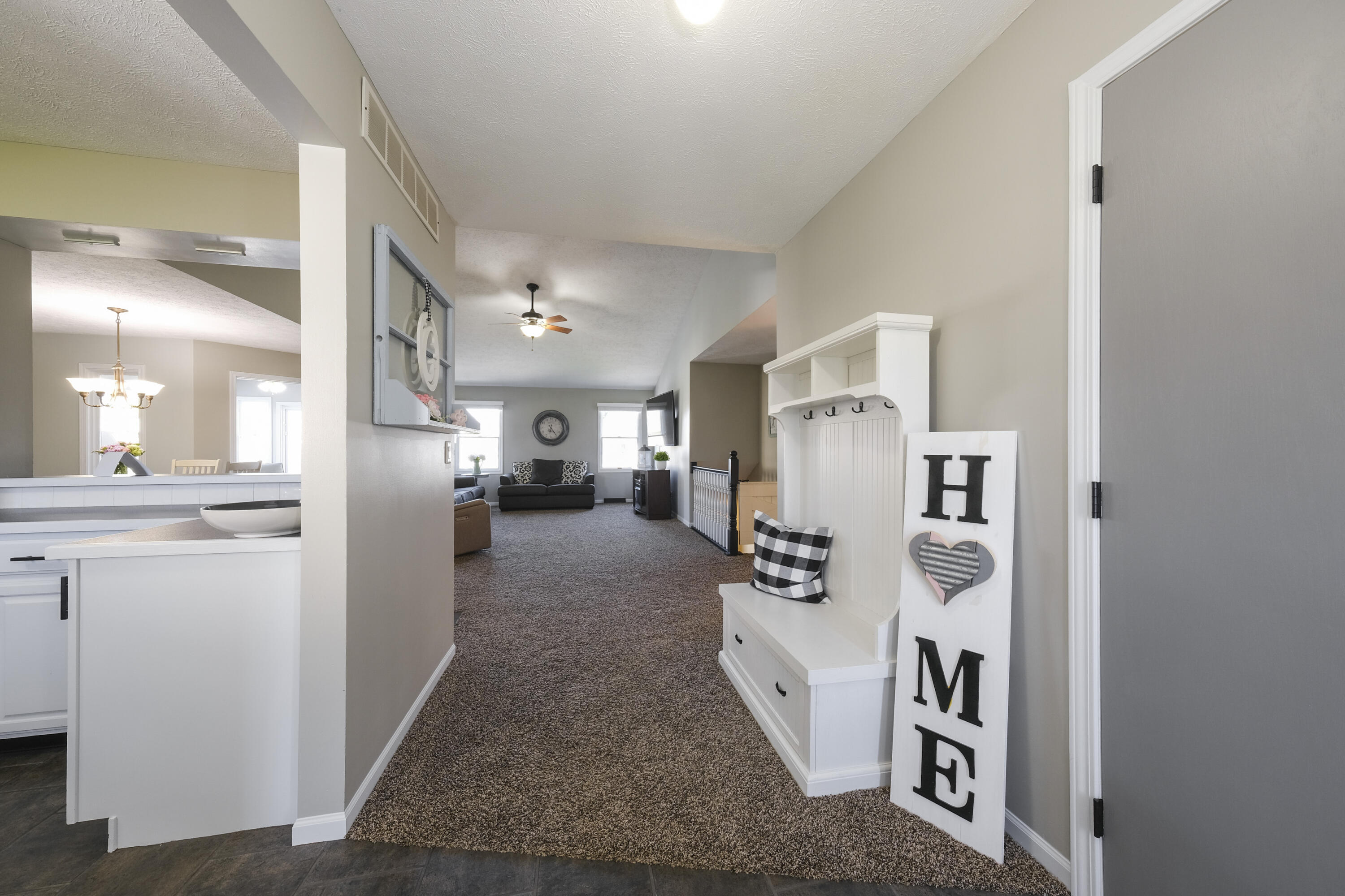 3164 Viewpoint Street Jenison, MI 49428 - Photo 12 of 63 Foyer