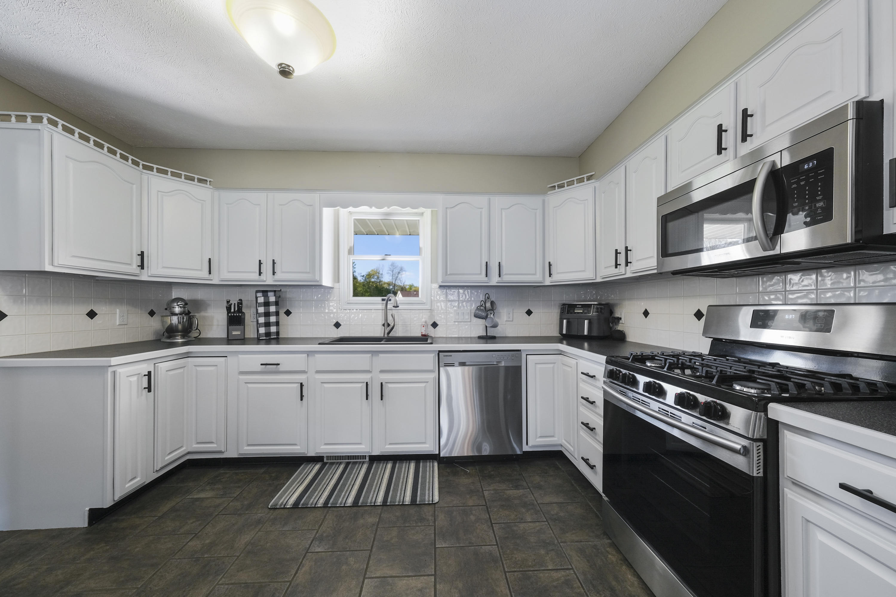 3164 Viewpoint Street Jenison, MI 49428 - Photo 15 of 63 Kitchen