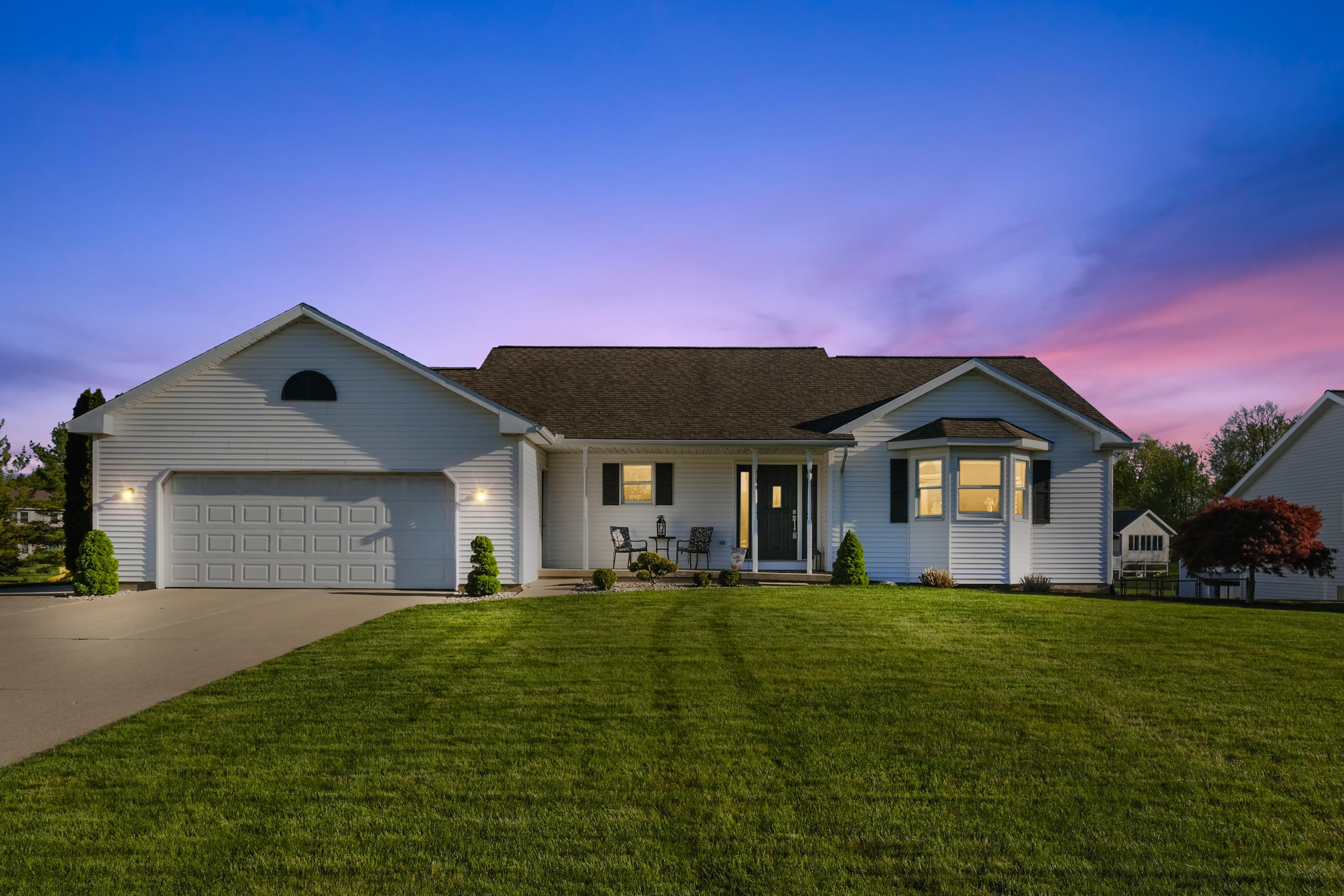 3164 Viewpoint Street Jenison, MI 49428 - Photo 2 of 63 Front View at Twilight